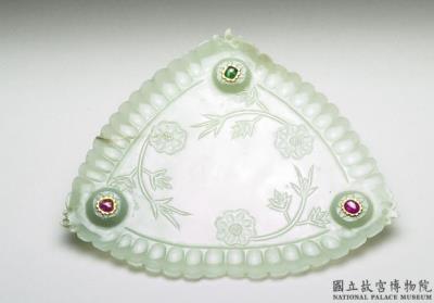 图片[2]-Jade plate with floral rim. India-China Archive